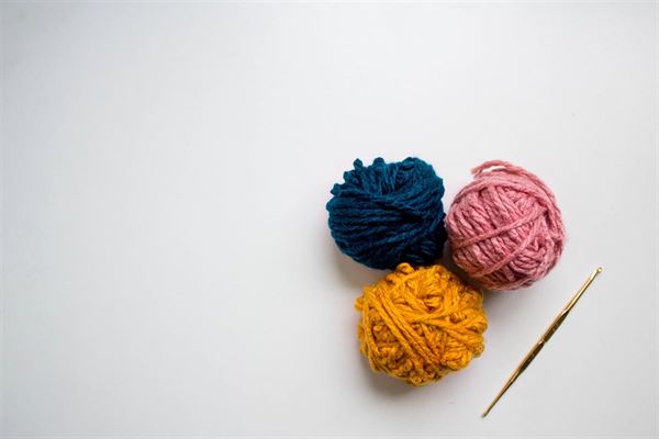 Sådan hækler du dit eget tøj – en guide for begyndere